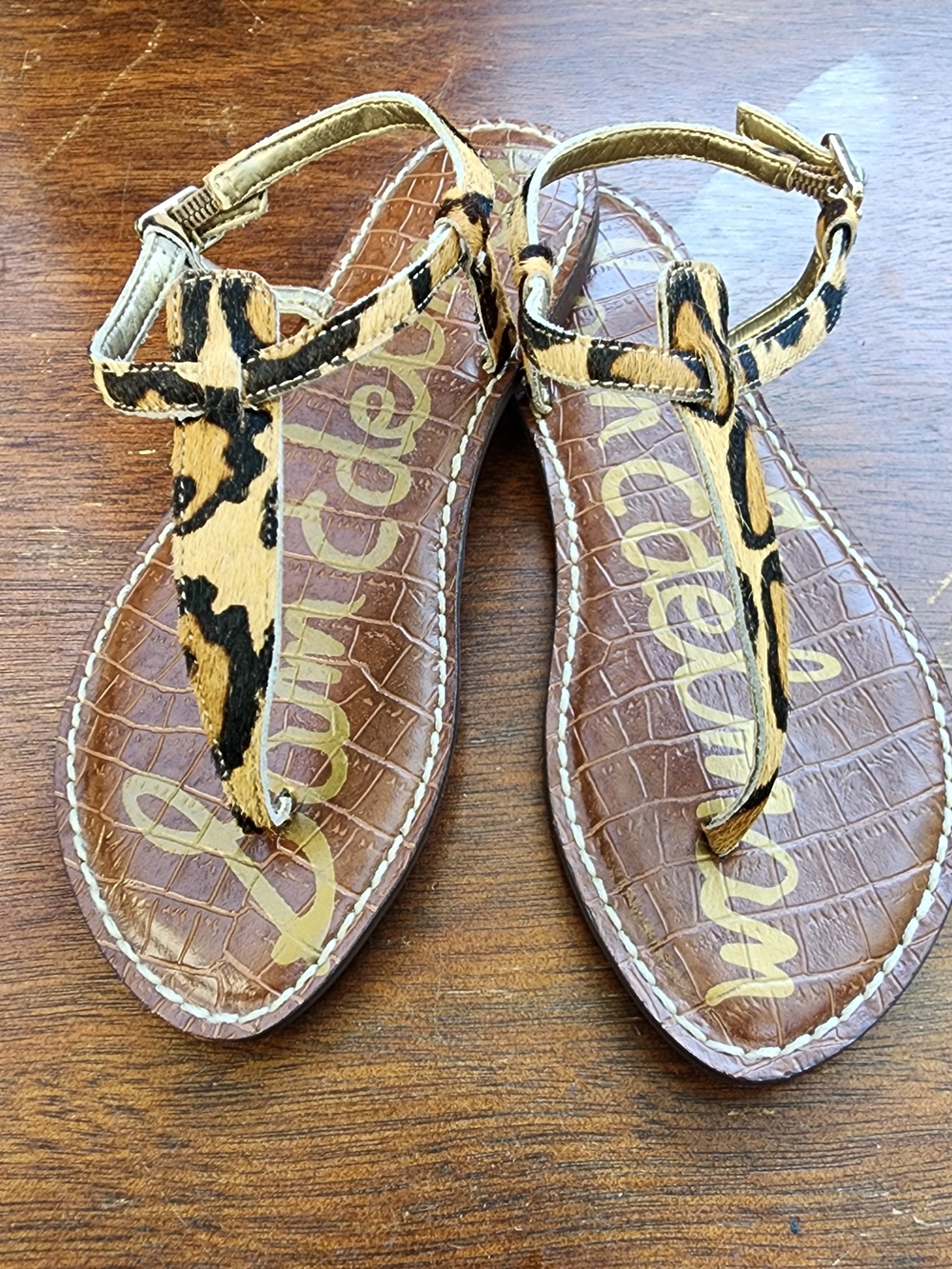 Sam Edelman Gigi Leopard Print Calf Hair T-Strap Flat Sandals Size 8